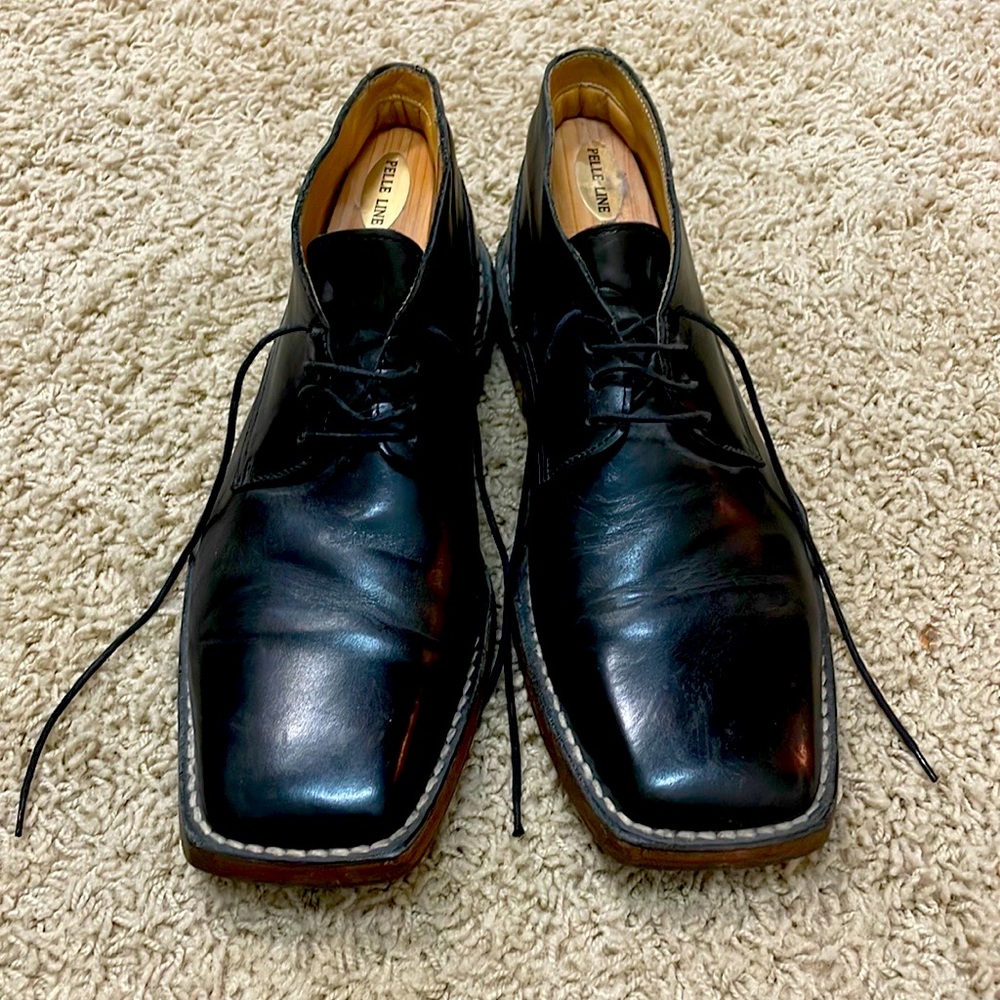 Fantastic shoes, but I only wore them a few times. Just have too many pairs.